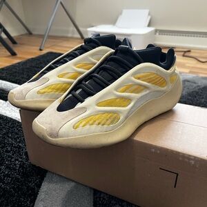 Yeezy 700 Safflower